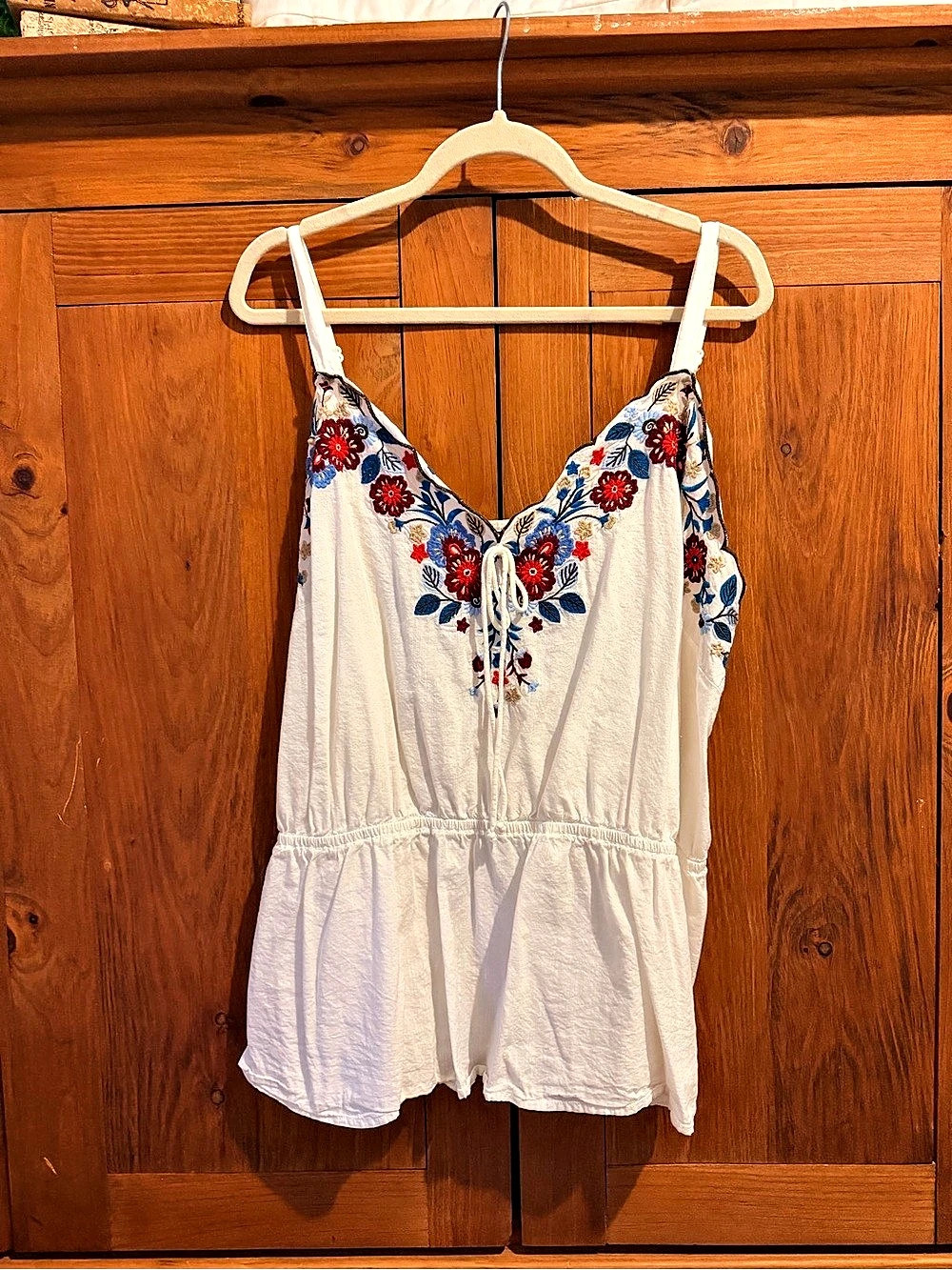 Lane Bryant Embroidered V-Neck Tank Floral White & Blue 22